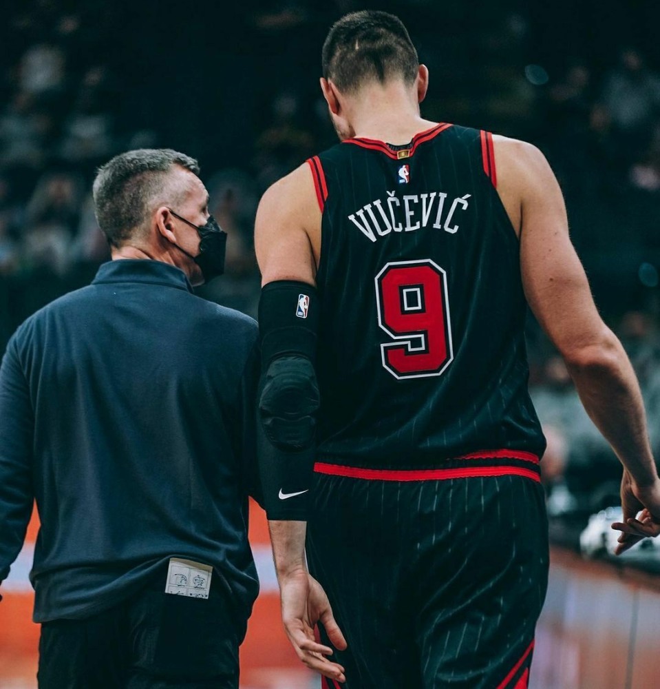 上海队翻盘新疆队，武切维奇带队取胜