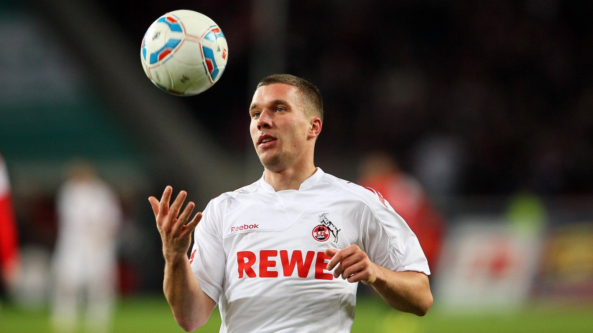 开云体育平台APP-时光暗面的球场，当本泽马的纪录映照荷兰与土耳其的永恒对决